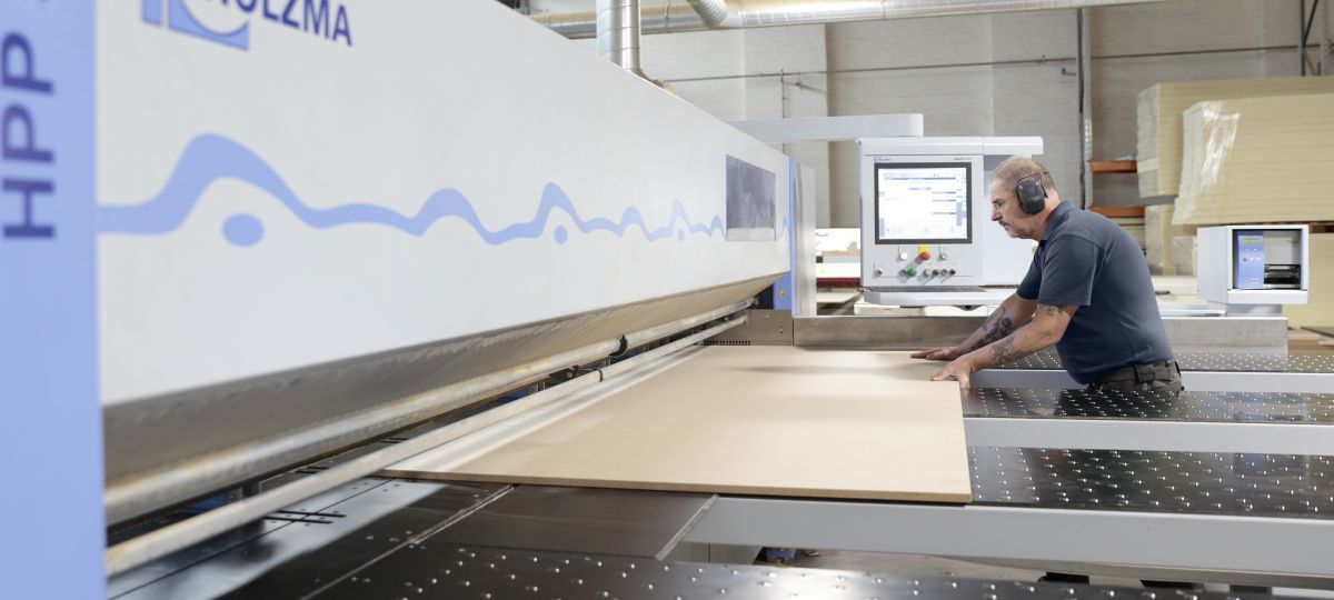 large wooden sheet cutting machine in Aspen Factory