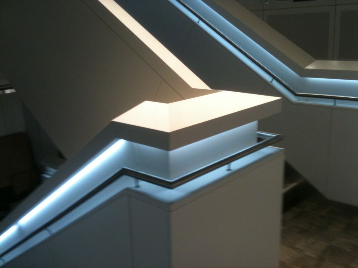 staircase cladding handrail illumination