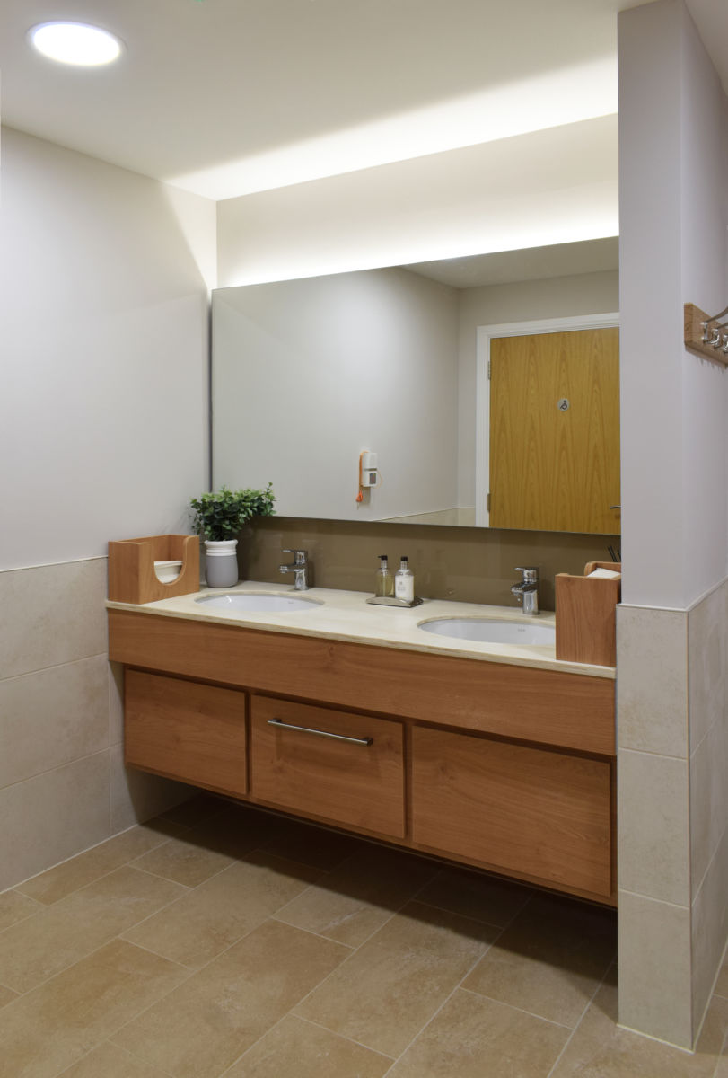 washroom double vanity unit